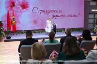 «Великое счастье и большая ответственность». Женщин Могилевской области поздравили с Днем матери