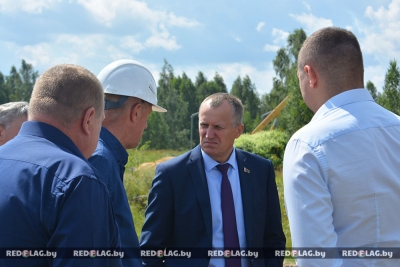 Анатолий Исаченко ознакомился со строительством комплекса по производству рыб ценных пород в Краснопольском районе