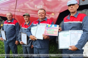 Первые комбайнеры-тысячники: труд и преданность делу приносят плоды