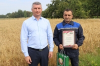 Тысячи тонн на счету: лучшие водители района получили награды