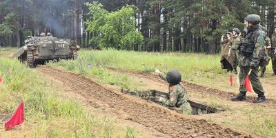 Допризывная подготовка и медпрактика. Как пройдут учебно-полевые сборы для школьников в 2026 году