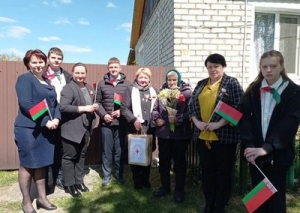 В Краснопольском районе вручили поздравления с Днем Победы от Президента