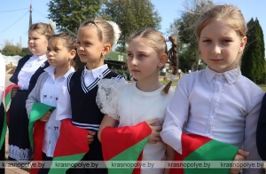 Торжественная линейка на Аллее Славы: прием в ряды БРПО