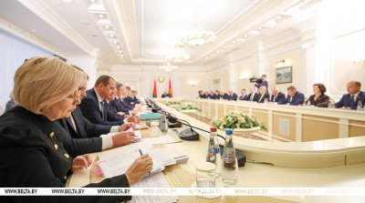 &quot;Нужен реалистичный, но напряженный сценарий&quot;. Лукашенко о прогнозных показателях на 2026 год