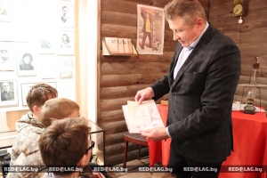 В районном музее состоялась диалоговая площадка Геннадия Белохвостова и юных патриотов Краснополья